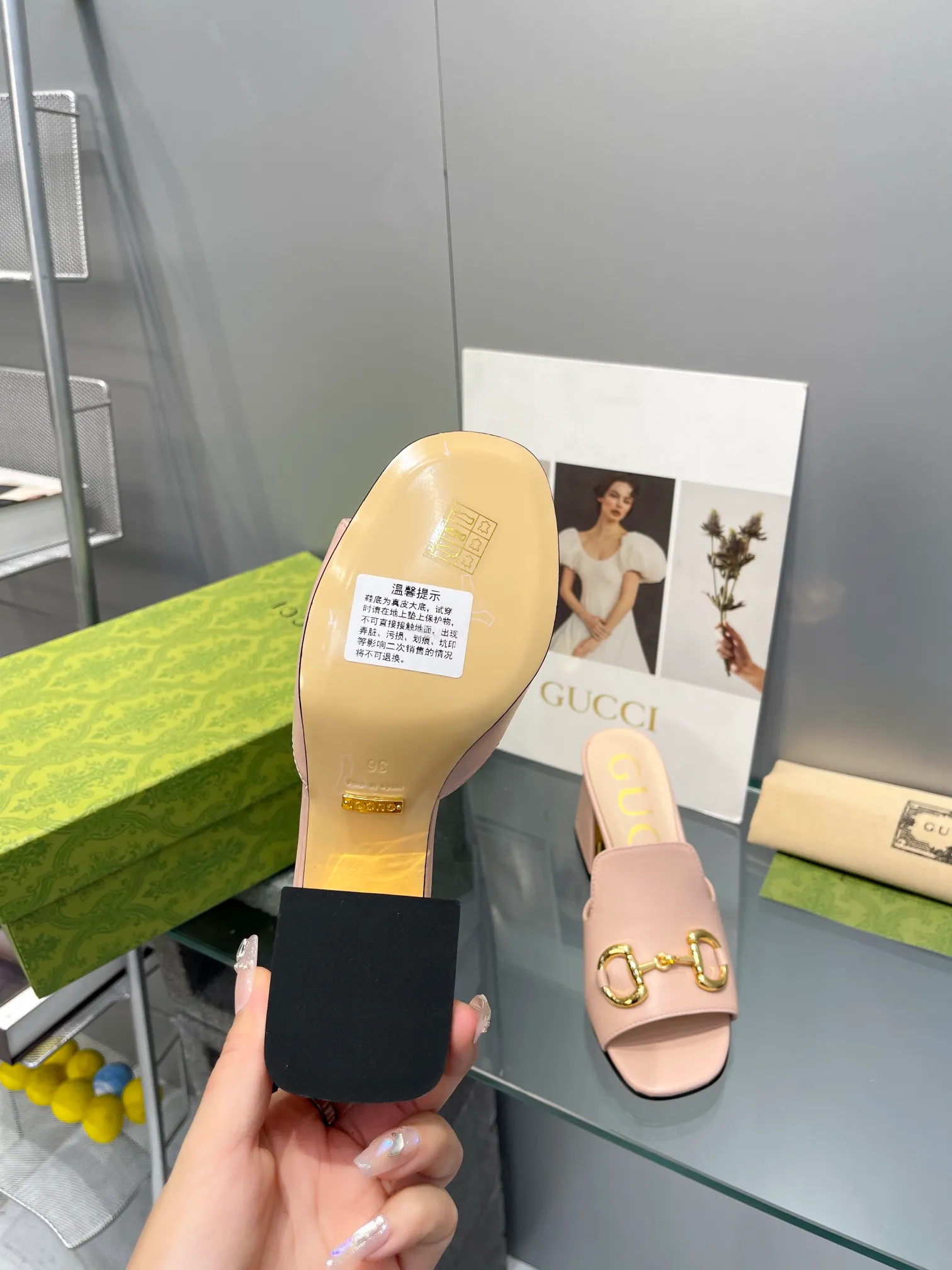 👟👟Ex-factory price 460👟👟 gucci 2024 early spring new thick heel retro shoes with horsebit, Internet celebrity hot sandals, super versatile fashion items. Original 1:1 customized. It is worth mentioning the packaging. This year’s G family’s packaging is really high-end, and the original packaging is presented.  Material: original custom imported oil-waxed ancient soft sheepskin. Lining: high-end customized sheepskin. Italian genuine leather outsole. Heel height: 7.5cm. Heel electroplated gold+covered leather. Size: 34-41 (34, 40, 41 customized)